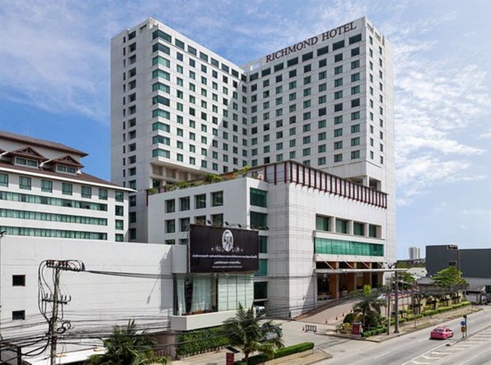 ริชมอนด์ สไตลิช คอนเวนชั่น, โรงแรม
